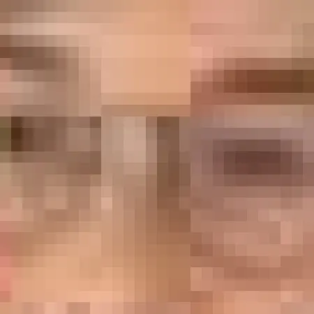 Zoomed in on the eyes: just big colored squares